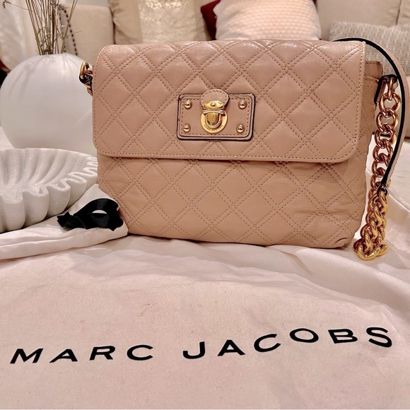 Marc Jacobs Shoulder Bag in a Gorgeous Neutral / Dusty Pink with Dust Bag - Picture 2 of 8